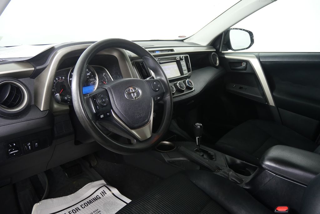 Thumbnail: 2015 Toyota RAV4 - 10