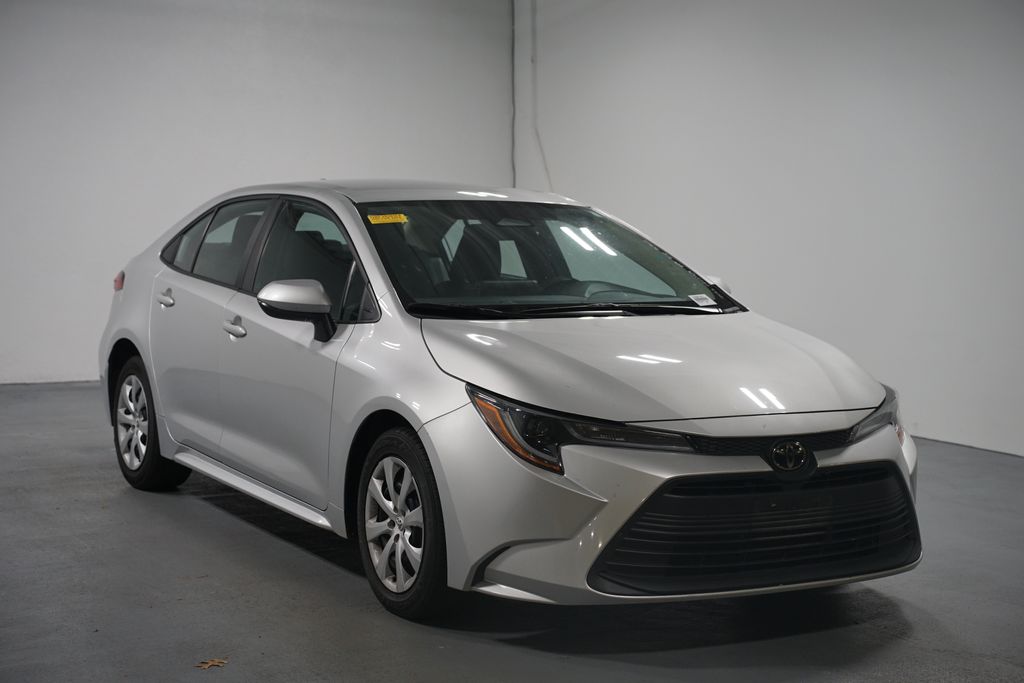 Thumbnail: 2023 Toyota Corolla - 3