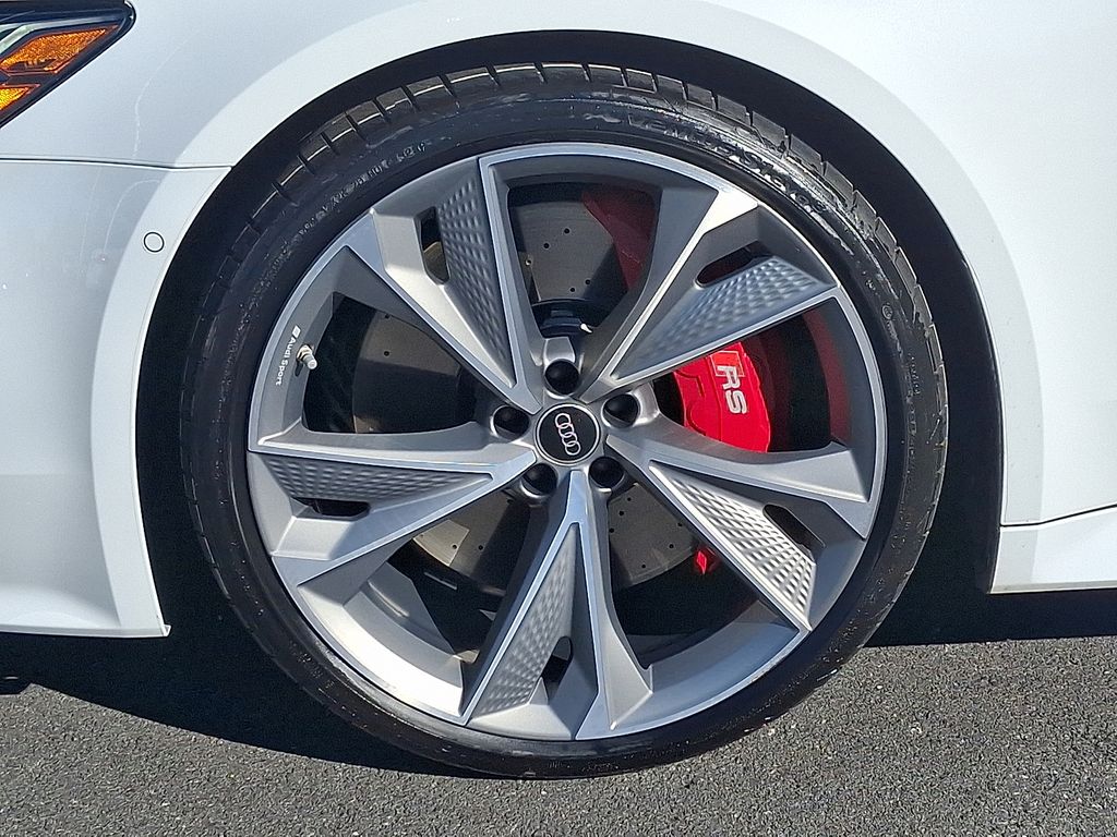 Thumbnail: 2023 Audi RS 7 - 8