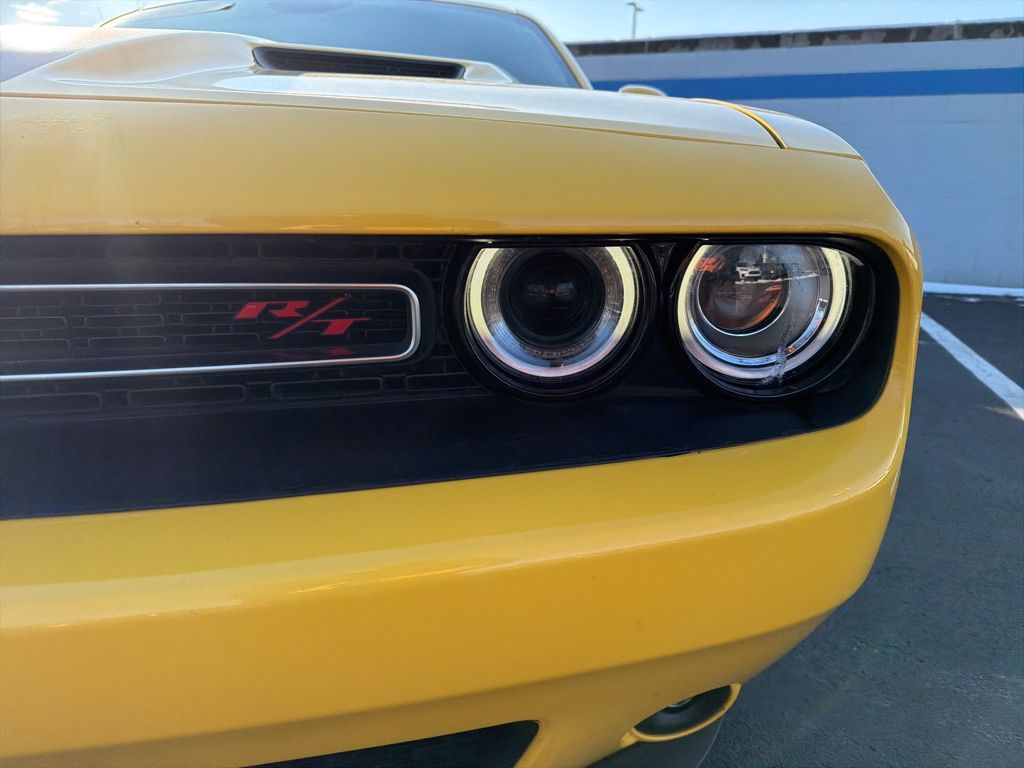 Thumbnail: 2017 Dodge Challenger - 9