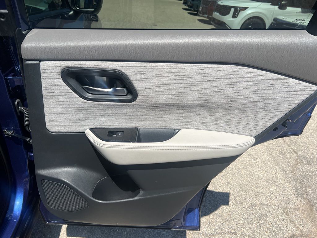2021 Nissan Rogue SV photo