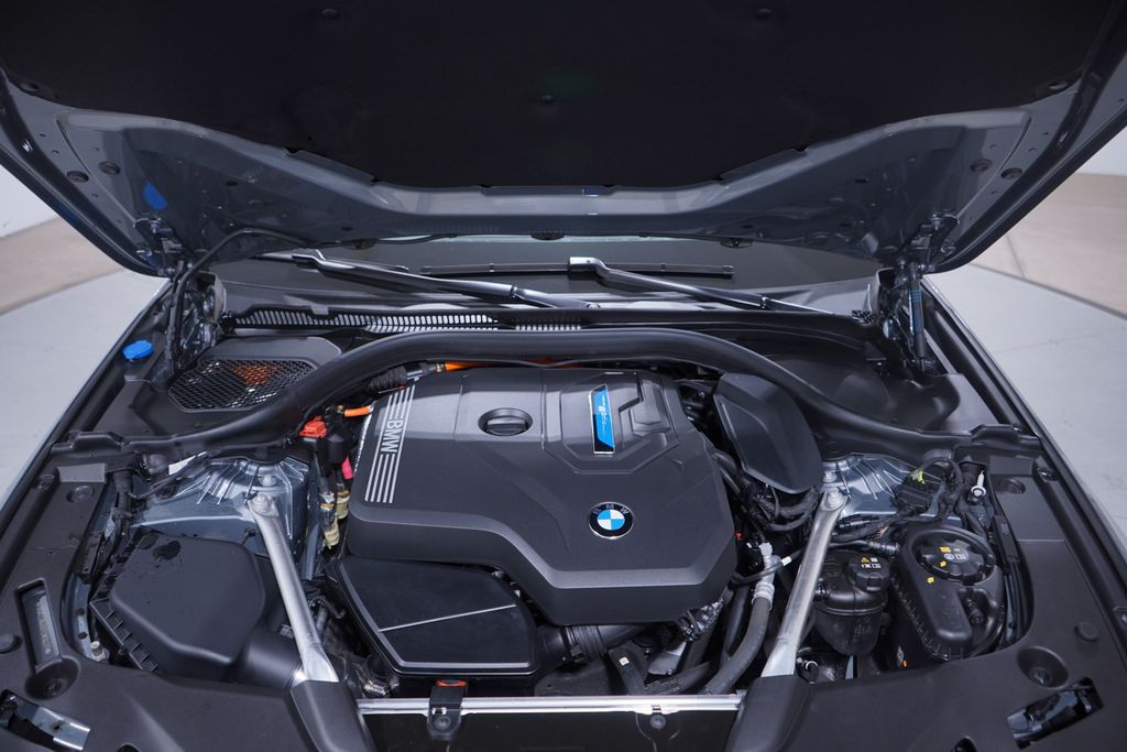 Thumbnail: 2023 BMW 5 Series - 24