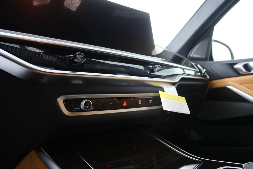 Thumbnail: 2026 BMW X5 - 21