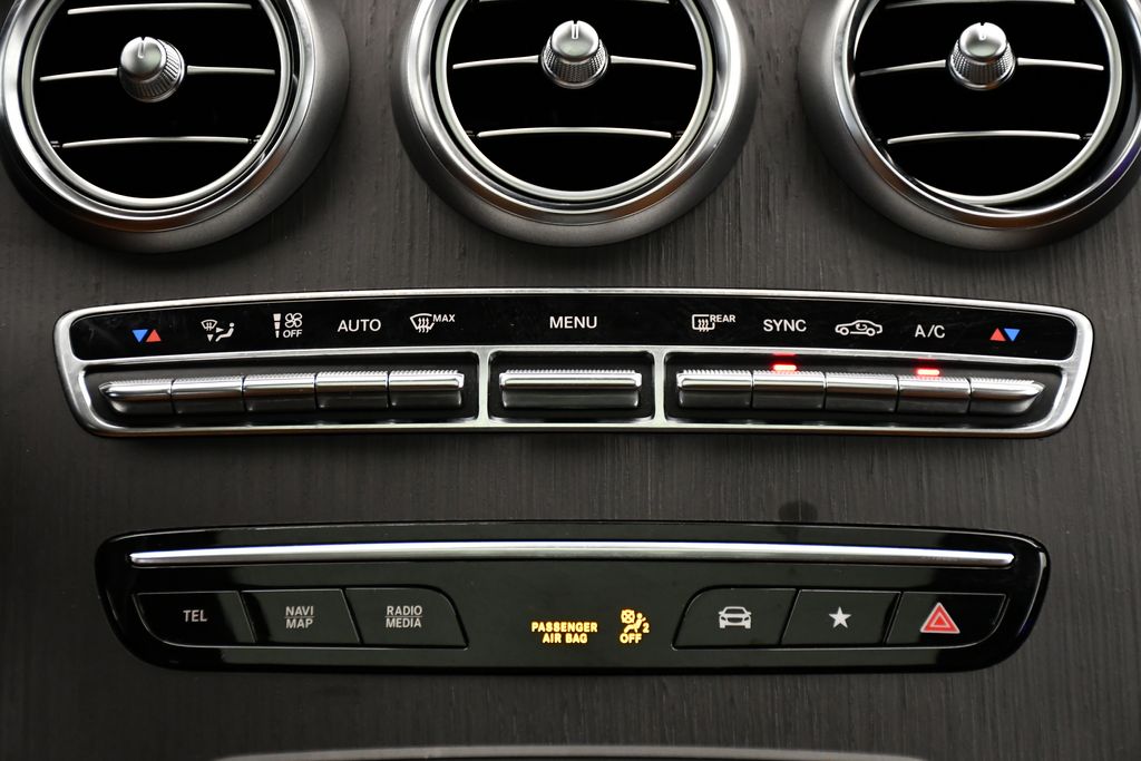 Thumbnail: 2022 Mercedes-Benz GLC - 29
