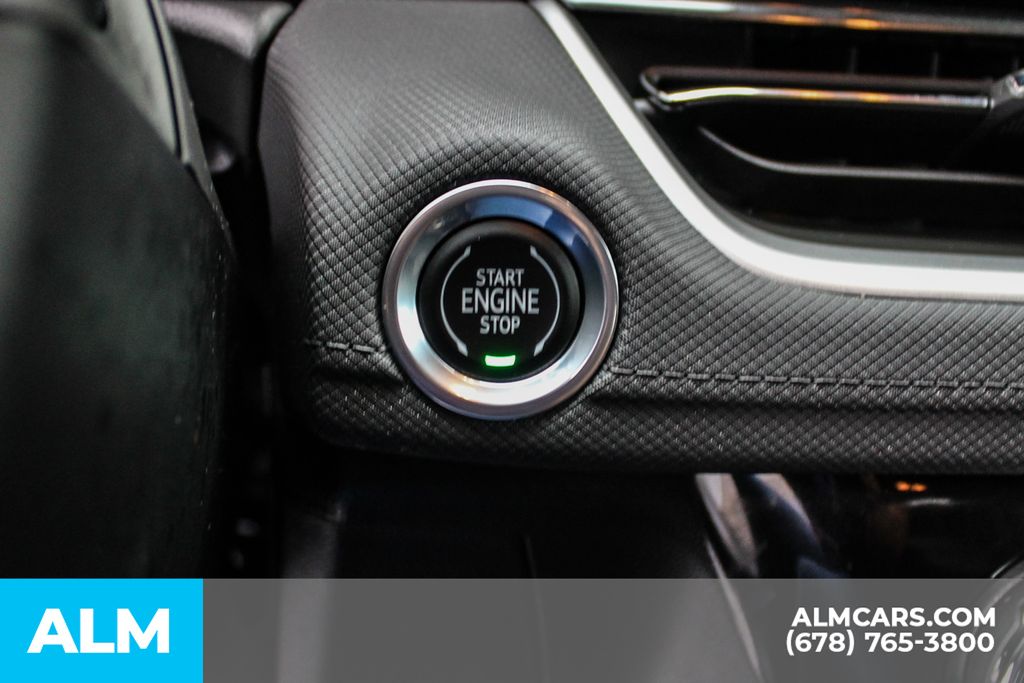 Used 2025 White Chevrolet LT image 29