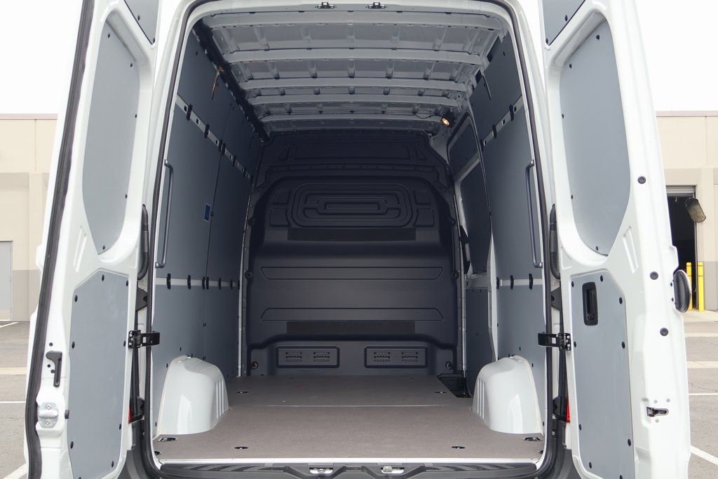Thumbnail: 2025 Mercedes-Benz Sprinter - 7