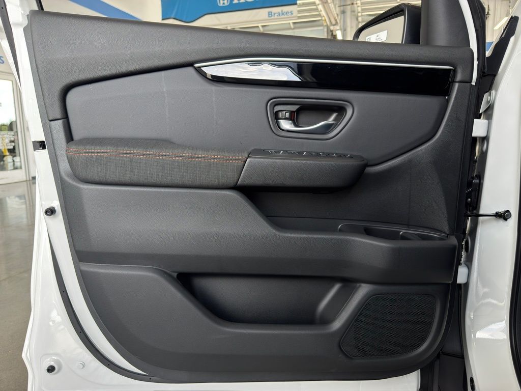 2025 Honda Pilot Sport White at Community Honda