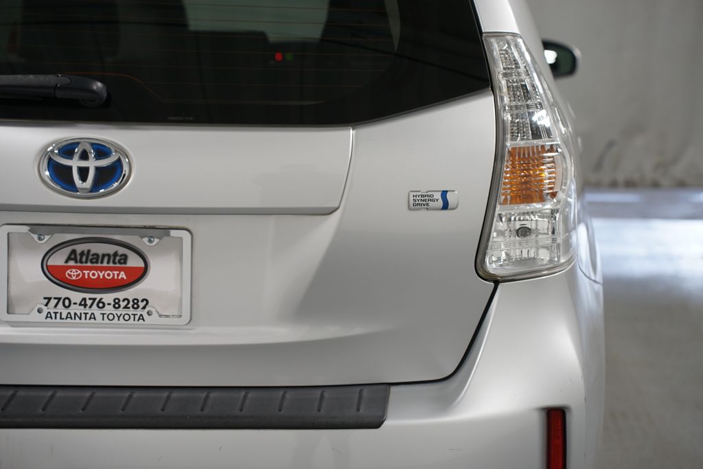 Thumbnail: 2012 Toyota Prius v - 10