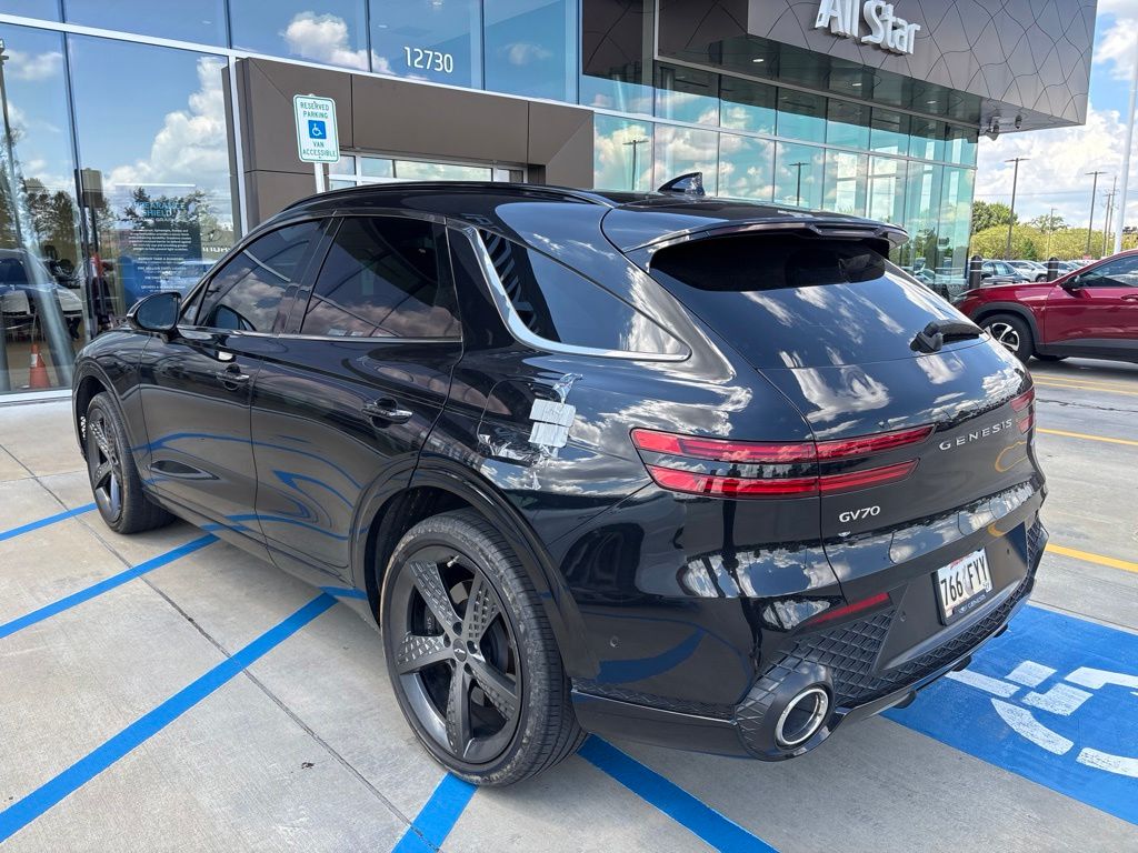 Used 2023 Black Genesis 2.5T image 4