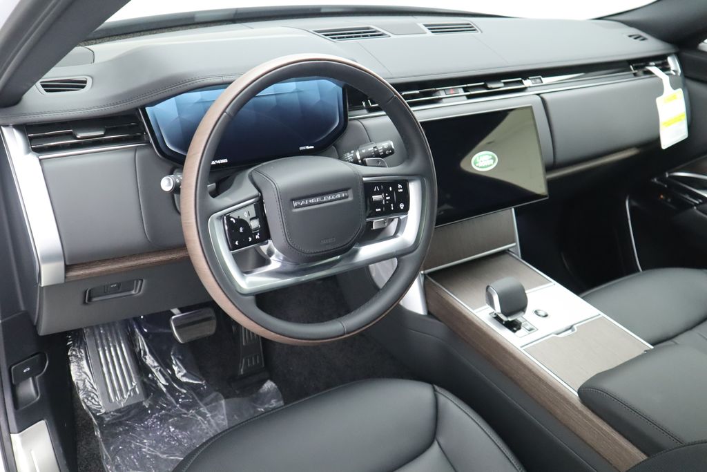 2025 Land Rover Range Rover SE 9