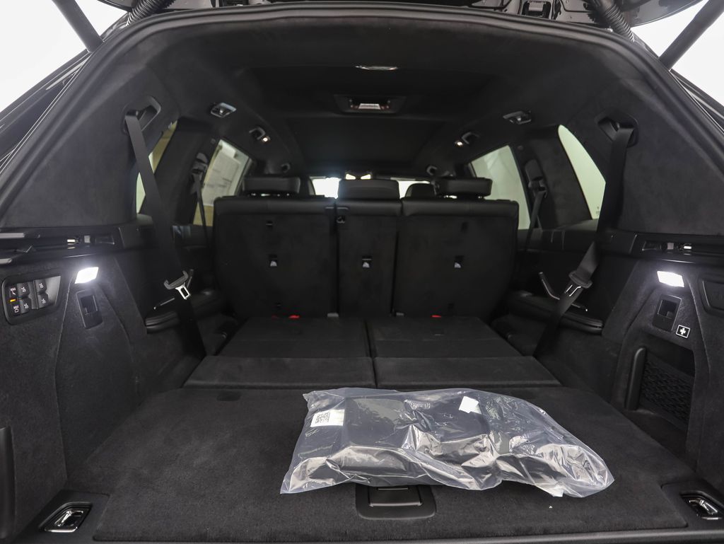 Thumbnail: 2026 BMW X7 - 30