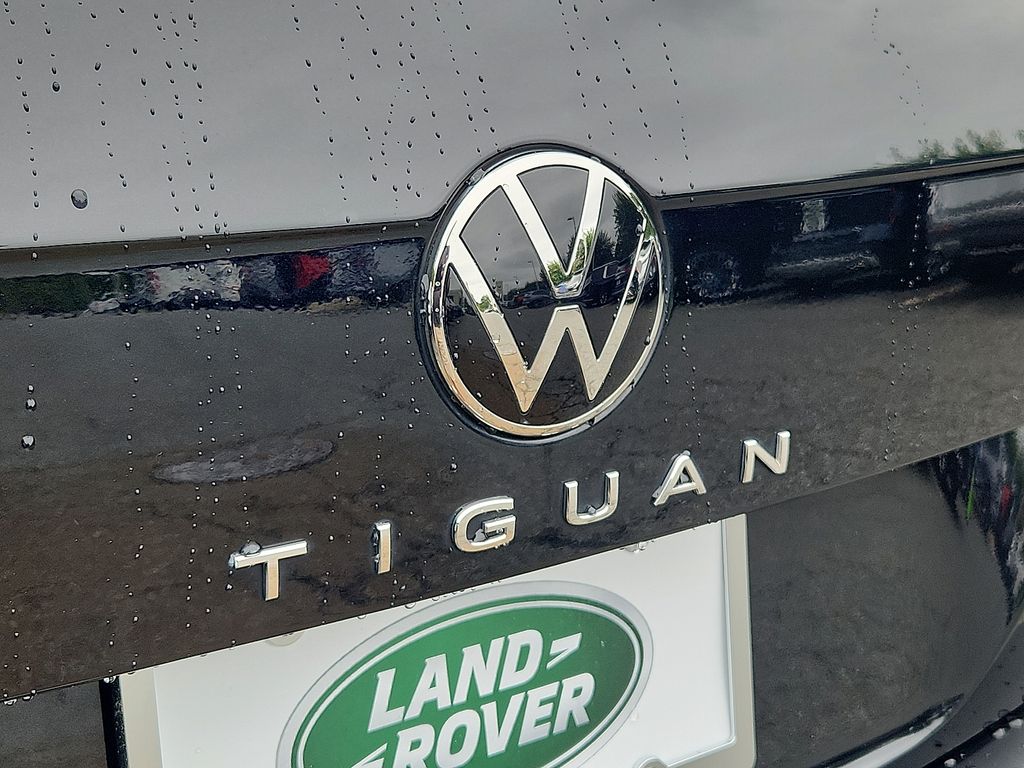 Thumbnail: 2022 Volkswagen Tiguan - 30