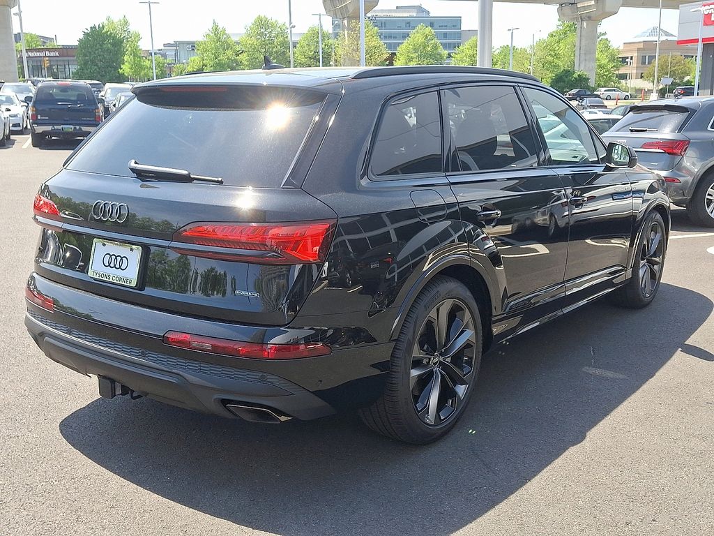 2025 Audi Q7  3