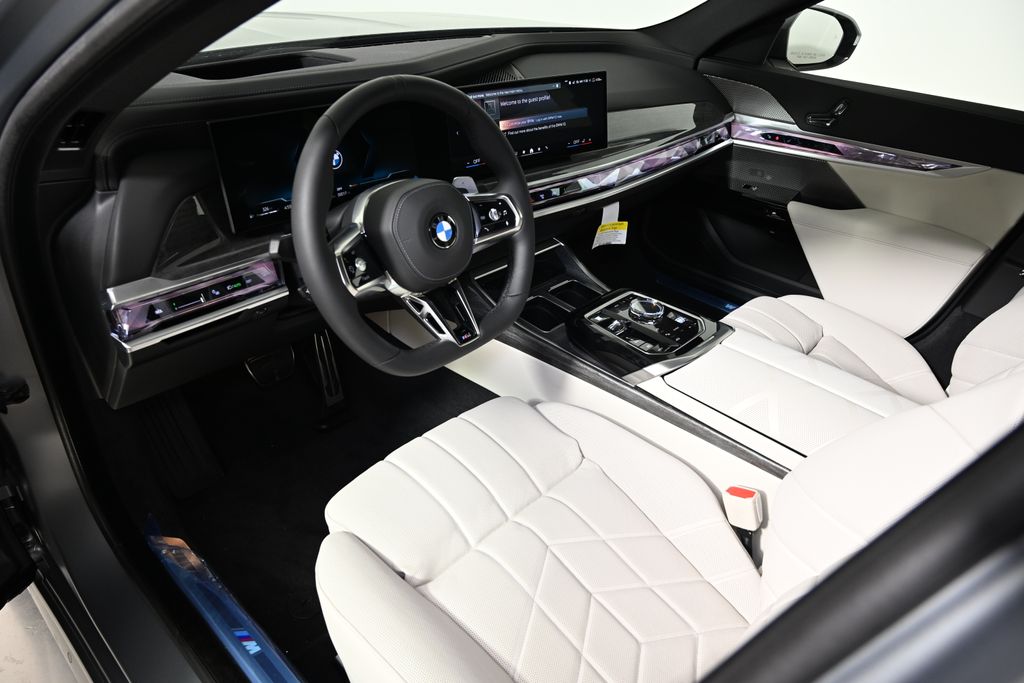 2025 BMW 7 Series 760i xDrive 15