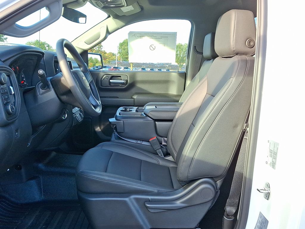 Thumbnail: 2026 Chevrolet Silverado 1500 - 5