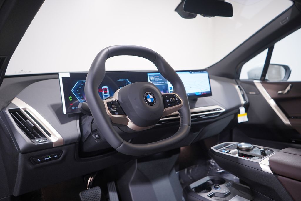 Thumbnail: 2026 BMW iX - 6