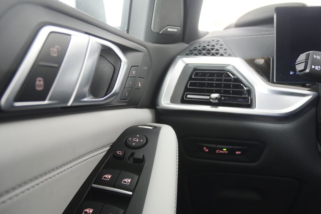 Thumbnail: 2026 BMW X5 - 21