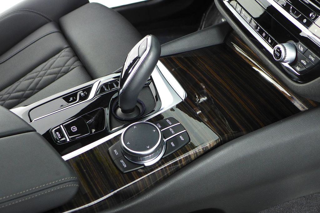 Thumbnail: 2023 BMW 5 Series - 15