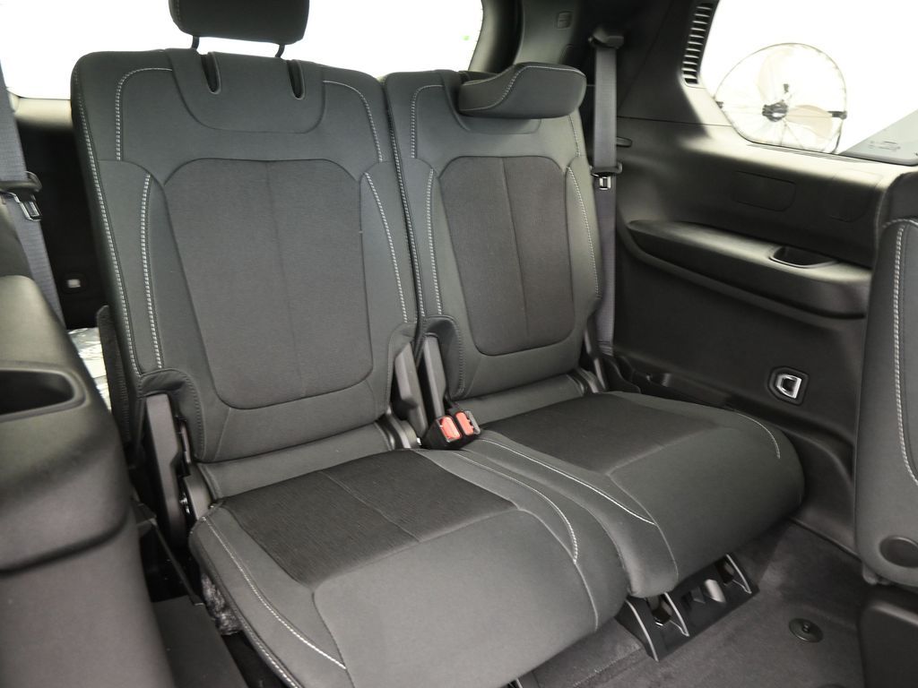 New 2026 Silver Zynith Jeep Laredo image 33