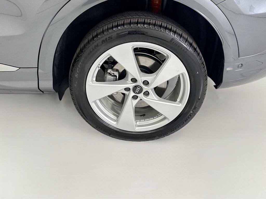 Thumbnail: 2026 Audi Q5 - 30