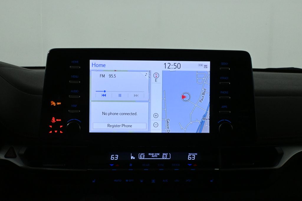 Thumbnail: 2021 Toyota Sienna - 22