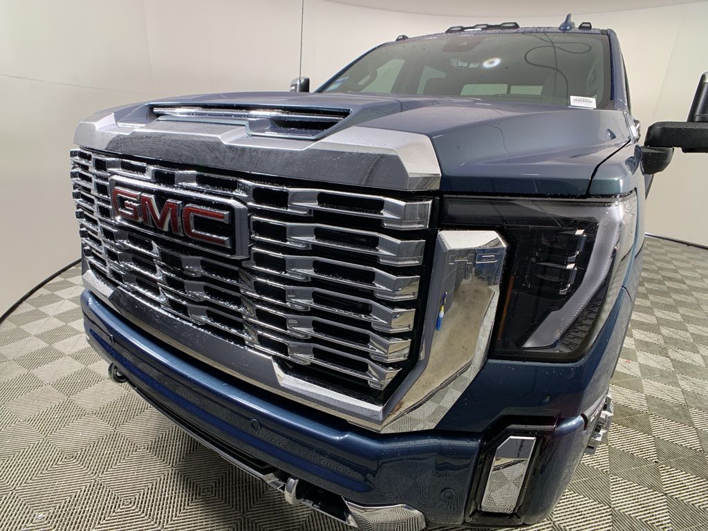 2025 GMC Sierra 3500HD Denali 10