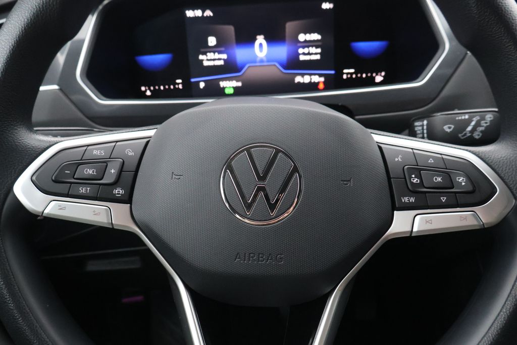 Thumbnail: 2022 Volkswagen Tiguan - 19