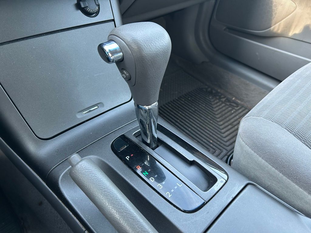 Thumbnail: 2005 Toyota Camry - 25