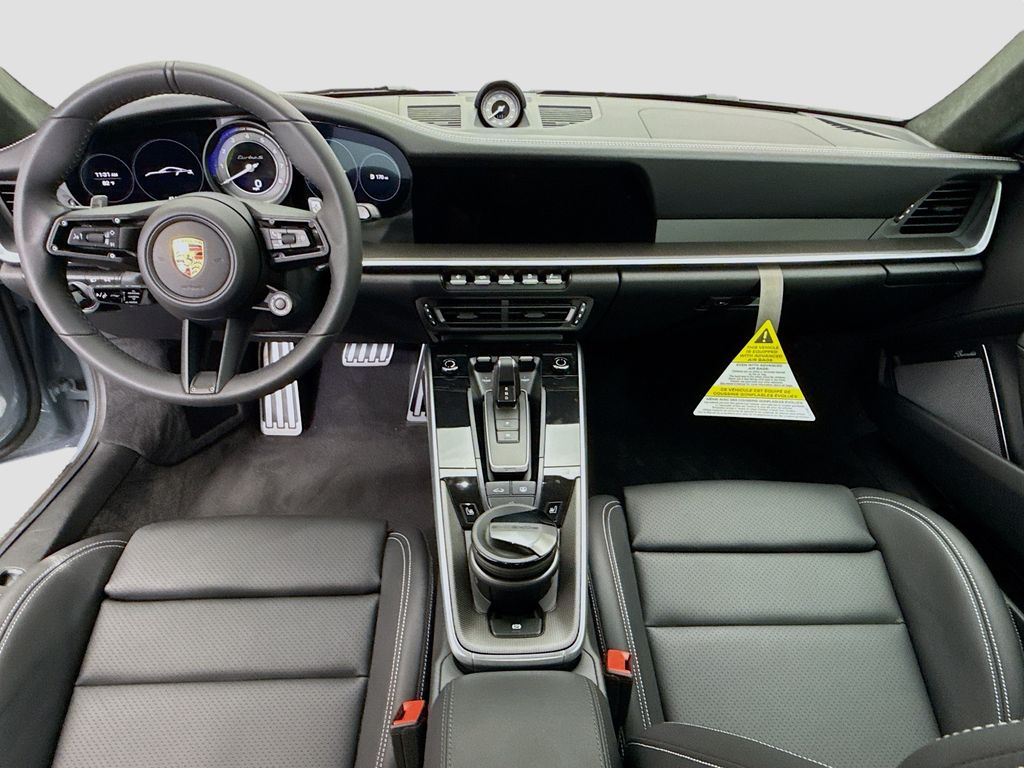 Thumbnail: 2025 Porsche 911 - 16