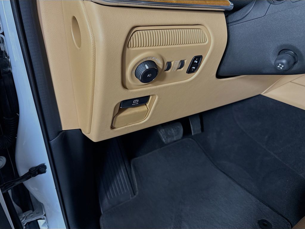 Thumbnail: 2023 Jeep Grand Wagoneer - 10