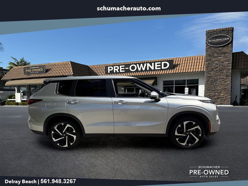 used 2024 Mitsubishi Outlander car, priced at $23,598