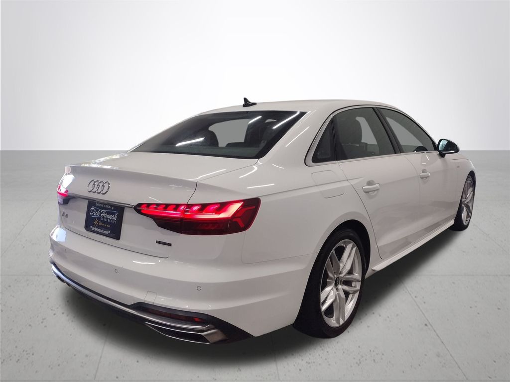 2022 Audi A4 45 S line Premium Plus