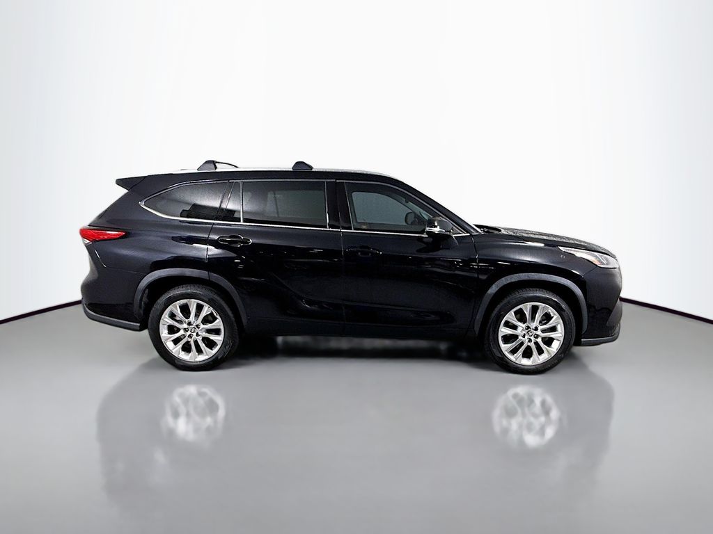 Thumbnail: 2020 Toyota Highlander - 4