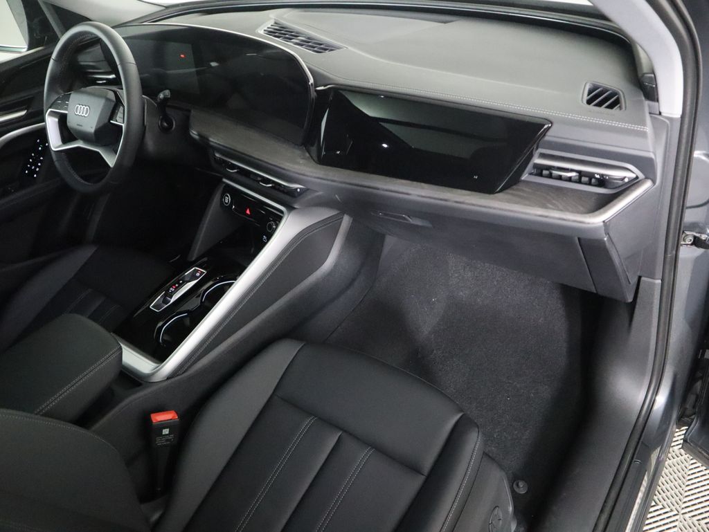 Thumbnail: 2025 Audi Q5 - 20