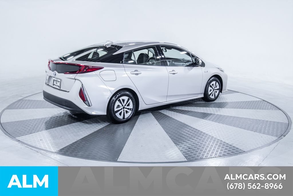 Used 2019 Silver Toyota Advanced image 10