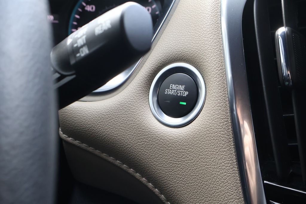2022 Chevrolet Traverse LS 22