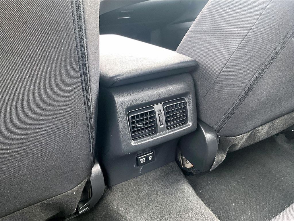 2025 Toyota Camry — photo 27