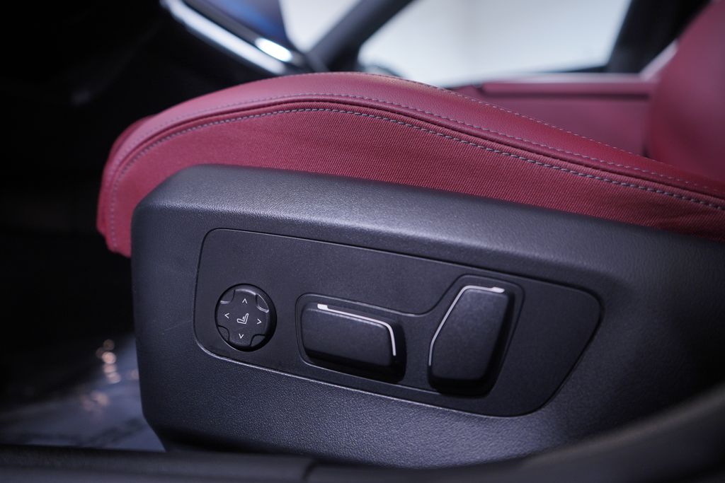 Thumbnail: 2025 BMW i5 - 18