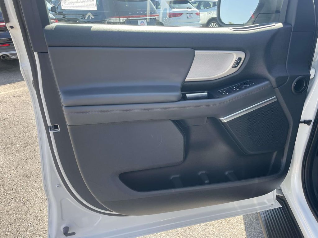 Used 2025 Ford Expedition Active 4D Sport Utility