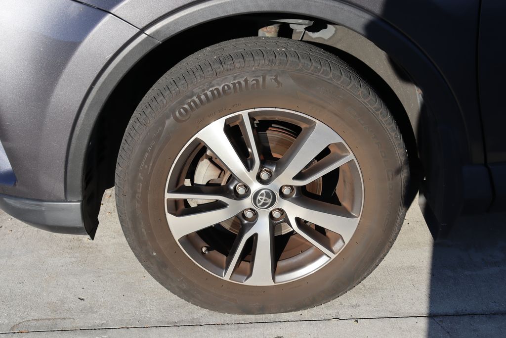 Thumbnail: 2016 Toyota RAV4 - 4