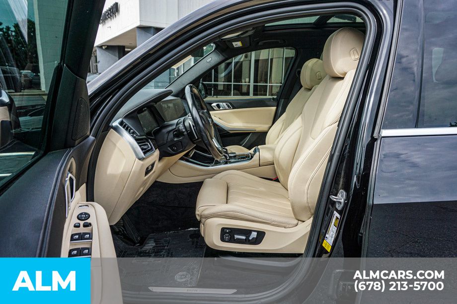 Used 2021 Black BMW sDrive40i image 20