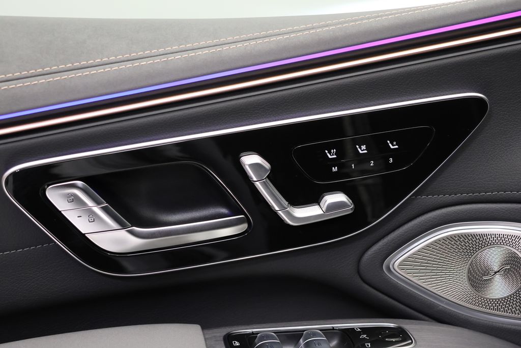 Thumbnail: 2026 Mercedes-Benz EQS - 32