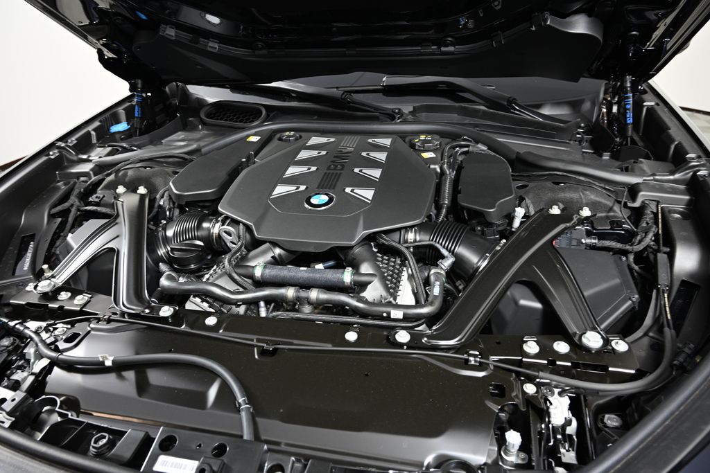 Thumbnail: 2026 BMW 7 Series - 27