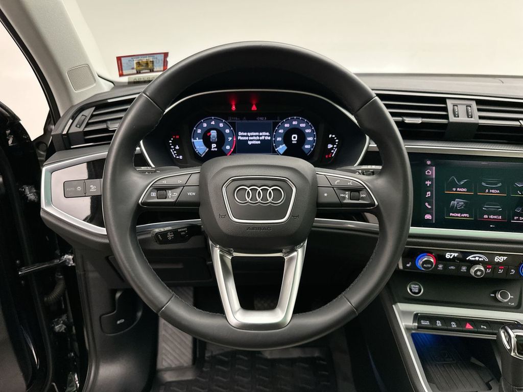 Thumbnail: 2021 Audi Q3 - 29