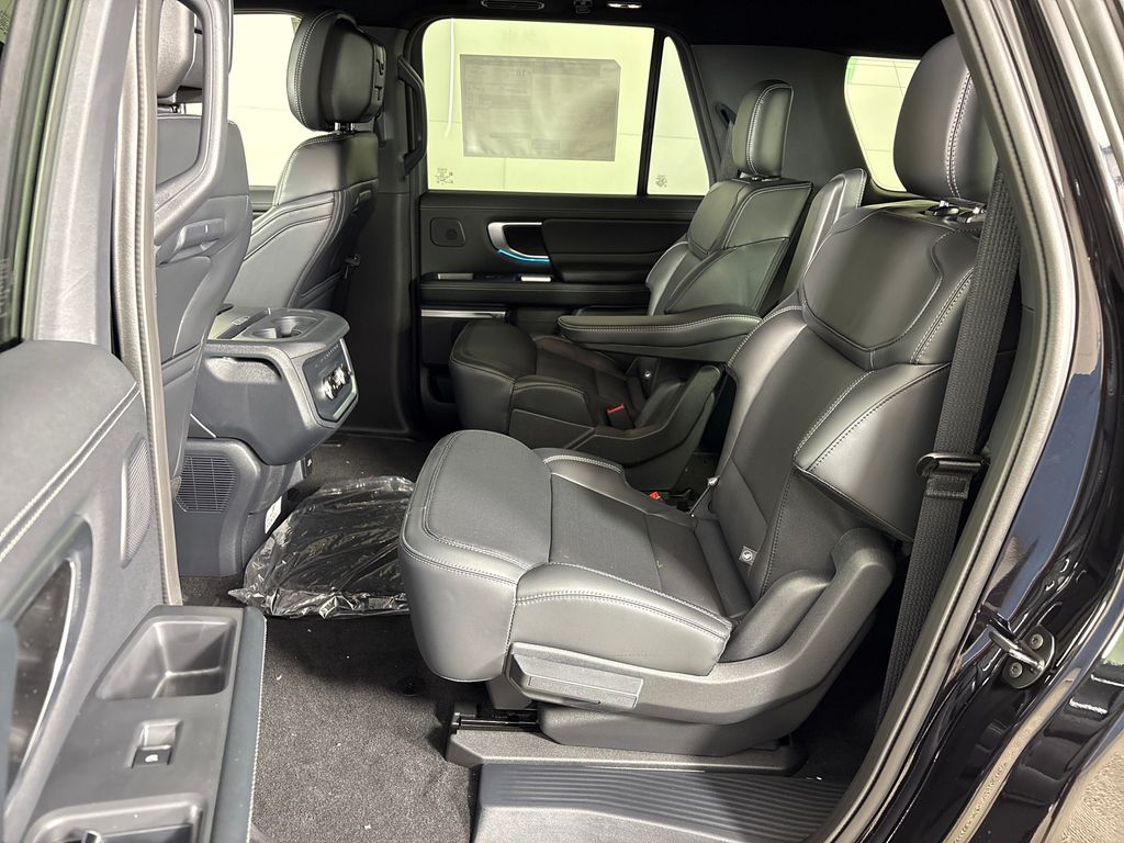 New 2027 Black Ford Platinum image 31