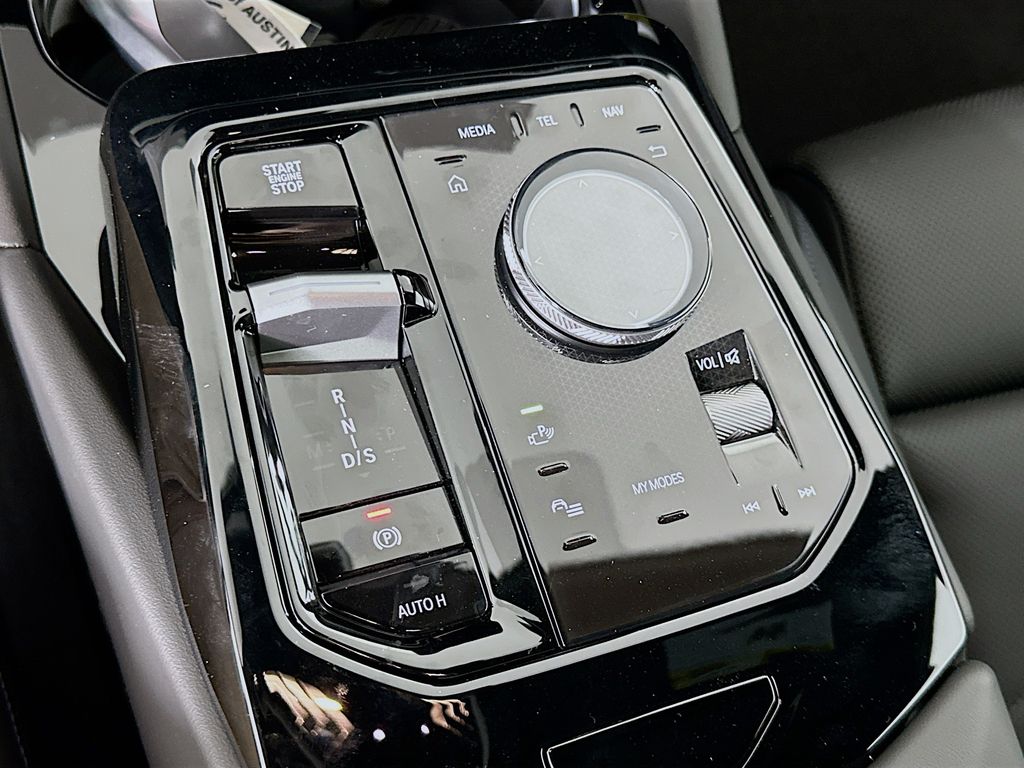 Thumbnail: 2026 BMW 5 Series - 15