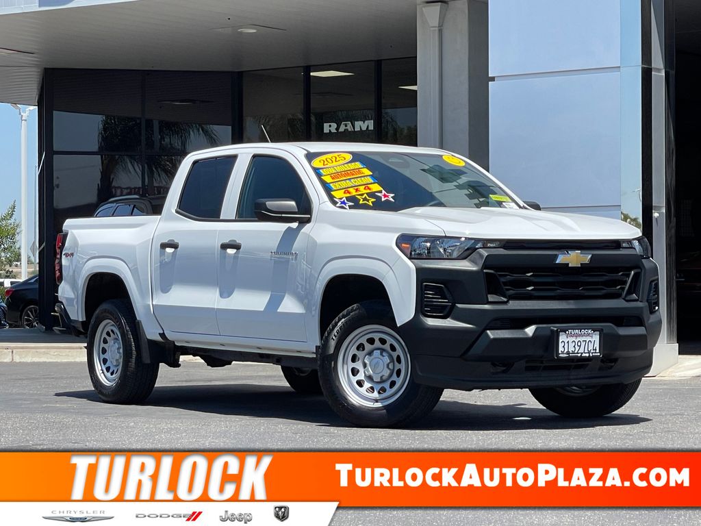 Summit White 2025 Chevrolet Colorado Pickup Truck Four-Wheel Drive 8-Speed Automatic