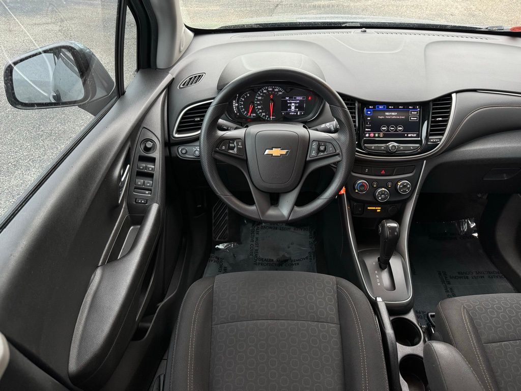 2020 Chevrolet Trax LS 17