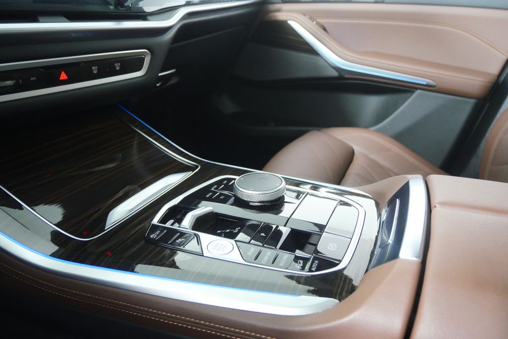 Thumbnail: 2025 BMW X5 - 22
