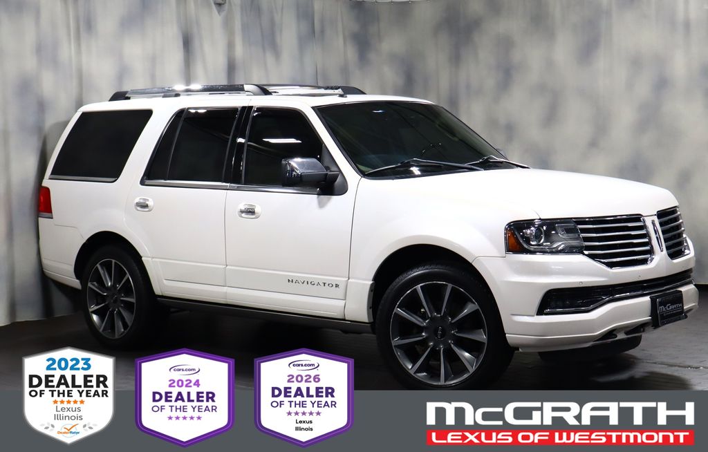 White Platinum Metallic Tri-Coat 2017 Lincoln Navigator SUV / Crossover Four-Wheel Drive 6-Speed Automatic